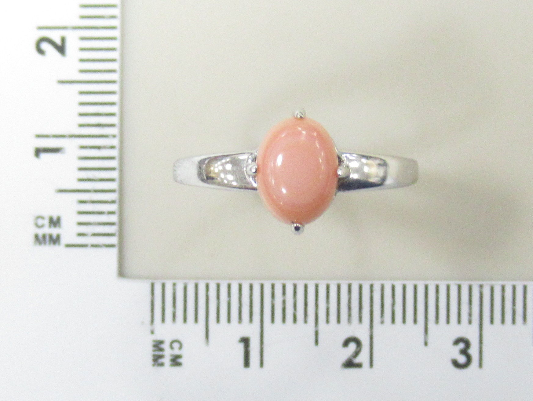 Серебряное кольцо с кораллом